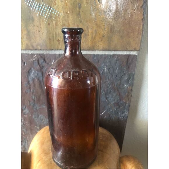 Vintage 1930s–1940s Amber Glass Clorox Pint Bottle with Embossed Diamond Logo - Picture 2 of 12